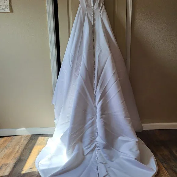 Michelangelo David's Bridal Wedding Dress - Picture 6 of 12